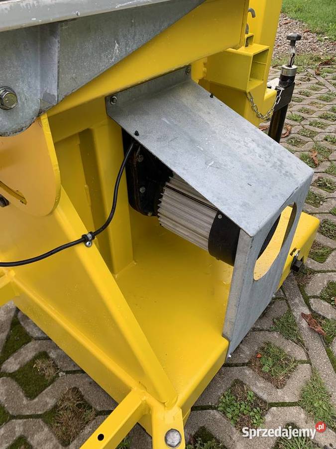 Duża piła przecinarka taśmowa do betonu bloczków świętokrzyskie Bieliny sprzedam