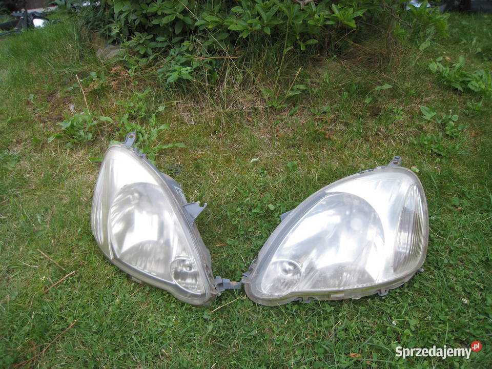 Lampa przednia prawa lewa Toyota Yaris I lift Kraków