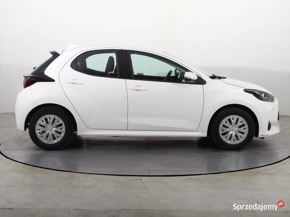 Toyota Yaris 15 VVTi Hybrid gniazdo USB Yaris Katowice