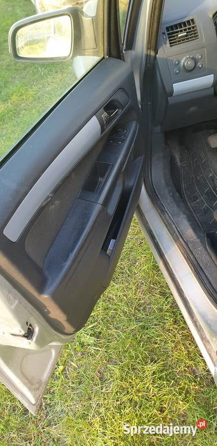 Opel Zafira B lampy tył gril sprzedam