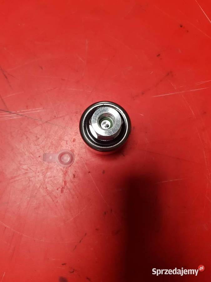 84233818 Przełącznik ciśnieniowy klimatyzacji sprzedam