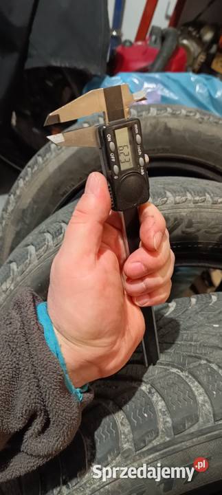 Sprzedam opony zimowe Pirelli Cinturato 21555 Świlcza