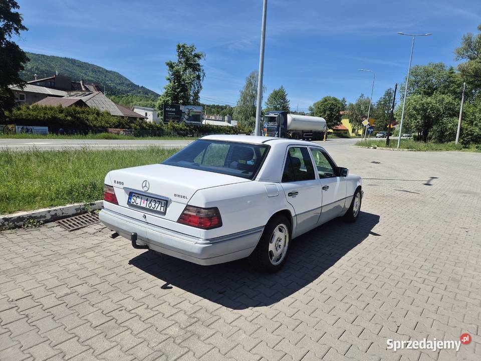 Mercedesbenz W124 E200 20d 75 ZDROWY HAK Bujaków