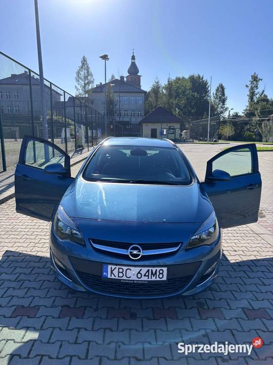 Opel Astra J Sports Tourer 14 Turbo 140 sprzedam