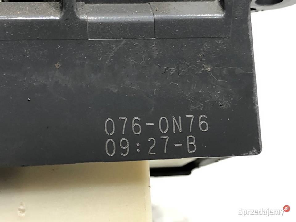 PRZEŁĄCZNIK SZYB TOYOTA RAV 4 IV 0760N76 SUV osobowe Wyposażenie wnętrza sprzedam