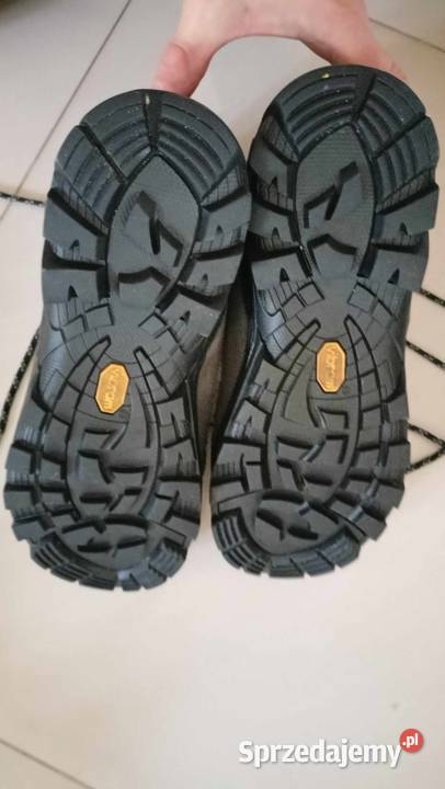 Męskie buty trekkingowezimowe 4F Vibram grafi 43 28.7cm sprzedam