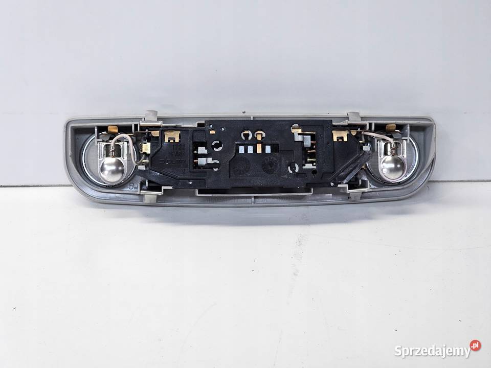 OŚWIETLENIE KABINY AUDI A6 C6 KOMBI 4L0947111B Przystajń