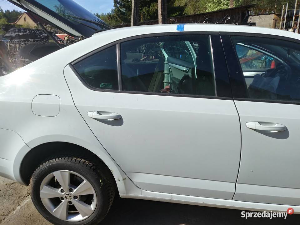 Drzwi PRAWY TYŁ SKODA OCTAVIA III LF9F kompletne Rok produkcji 2015 Dębno sprzedam