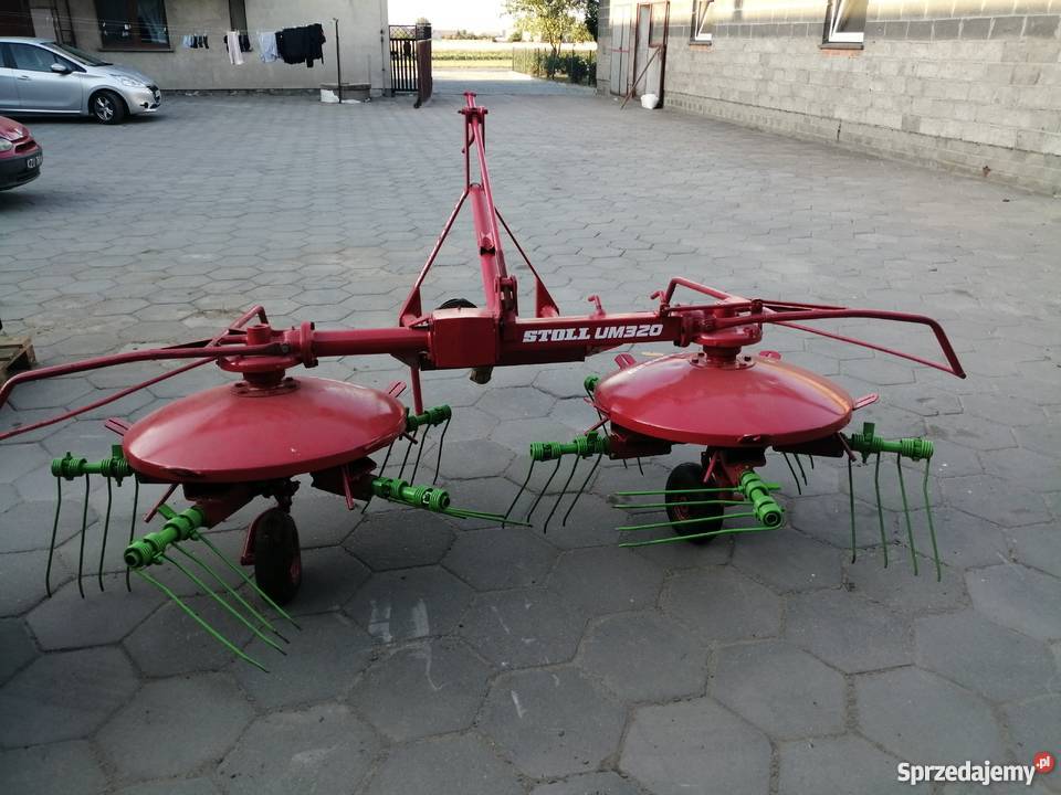 Zgrabiarka Stoll um 320 Maszyny zielonkowe