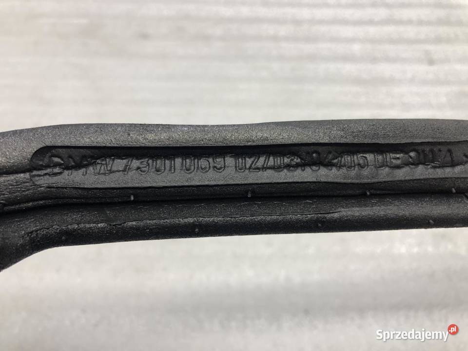 USCZELKA ŚCIANY BOCZNEJ LEWA BMW F30 F31 7301069