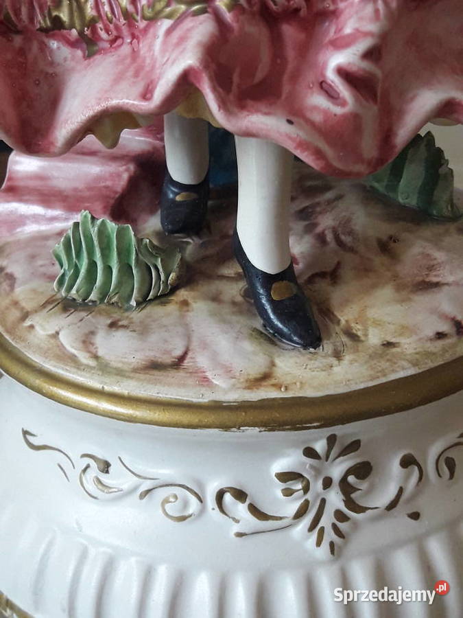 Duża figurka porcelanowa dama z koszem kwiatów Antyki, Sztuka, Kolekcje Janów Lubelski