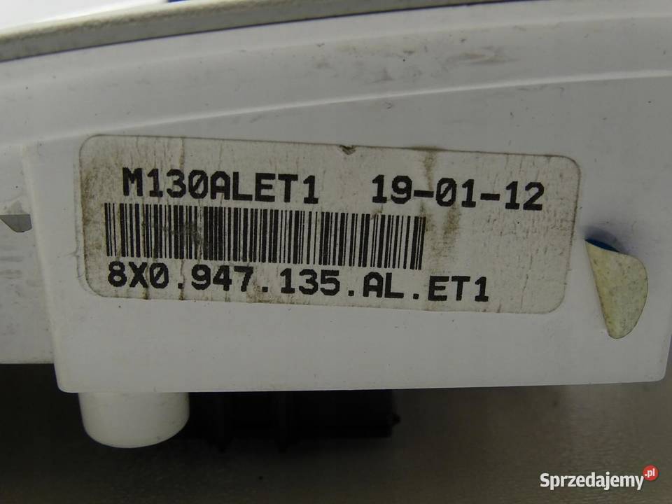 LAMPKA OŚWIETLENIE KABINY 8X0951177 AUDI A1 Q3