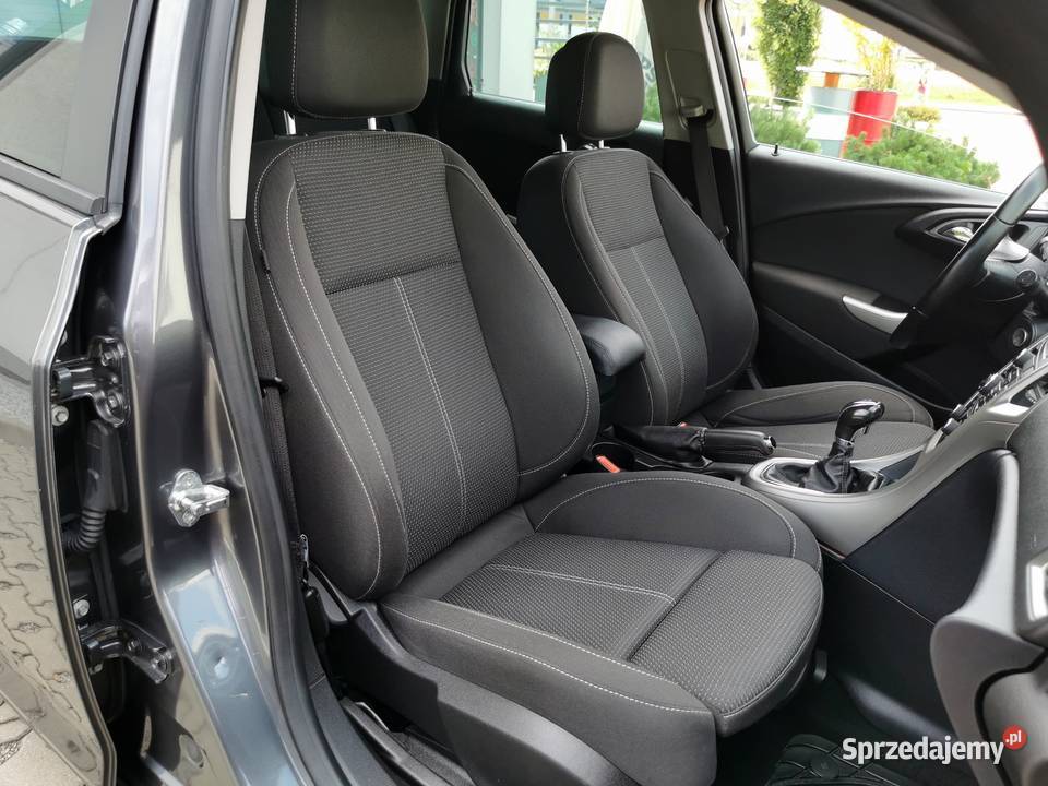 OPEL ASTRA 17 CDTI 110 TEMPOMAT HAK NAWIGACJA Astra Poznań sprzedam