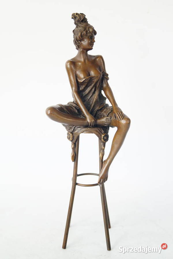 Kobieta siedząca na krześle zmysłowa figura z wielkopolskie Gizałki sprzedam