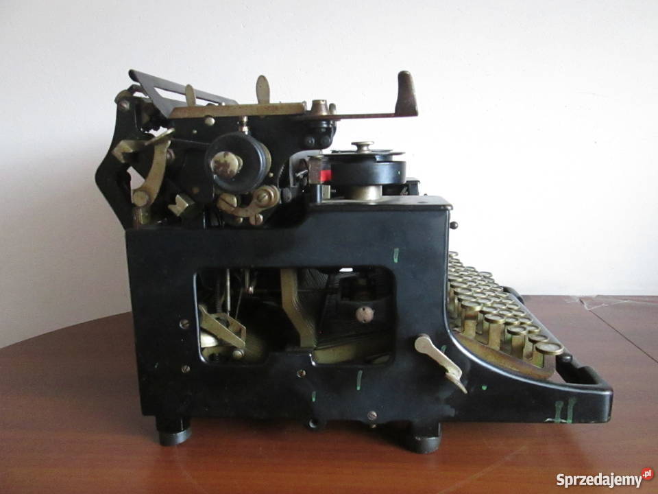 Stara maszyna do pisania TRIUMPH 1924 zabytek Borów sprzedam