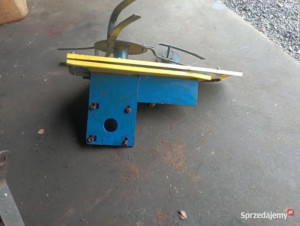 Rozbijak do kosiarki rotacyjny