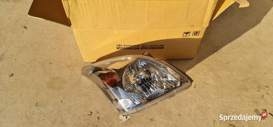 8113060D80 lampa LandCruiser 120 20042009 Lampy przednie śląskie sprzedam