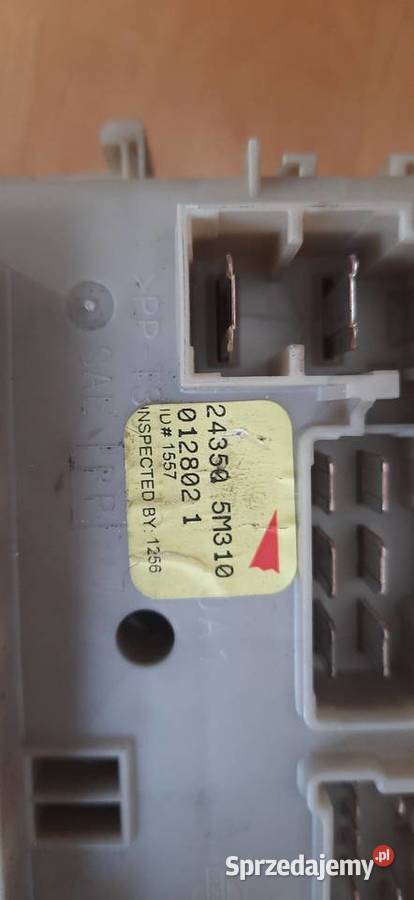 Skrzynka bezpieczników nissan Almera n16 22 d osobowe
