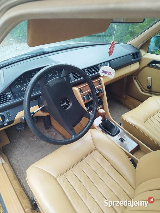 Mercedes 124 230E nieuszkodzony