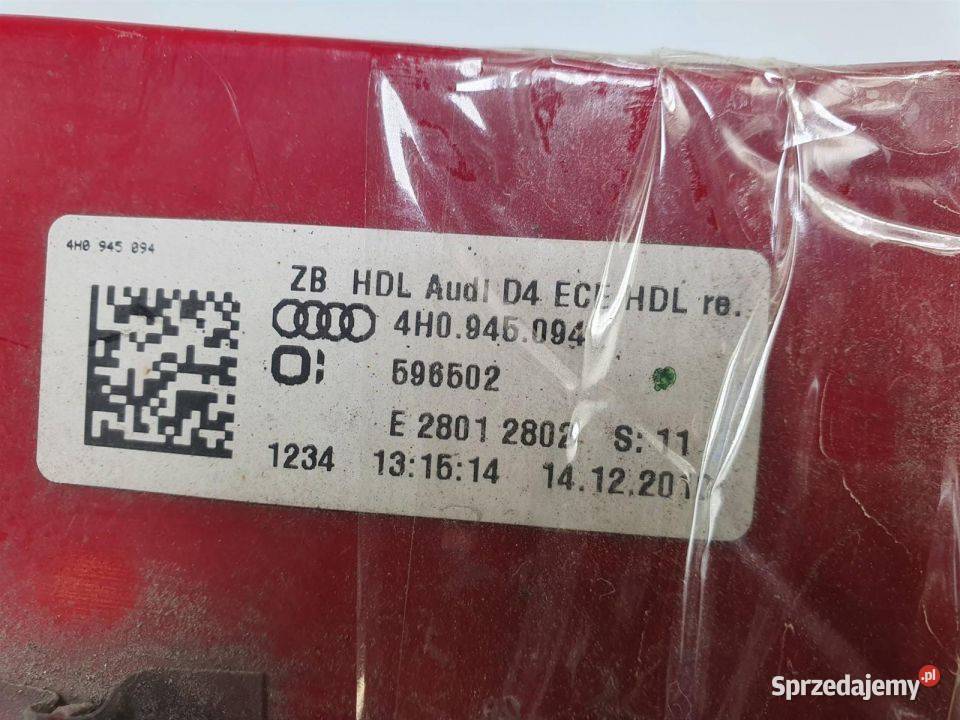 LAMPA W KLAPE PRAWA AUDI A8 D4 PRZED LIFT