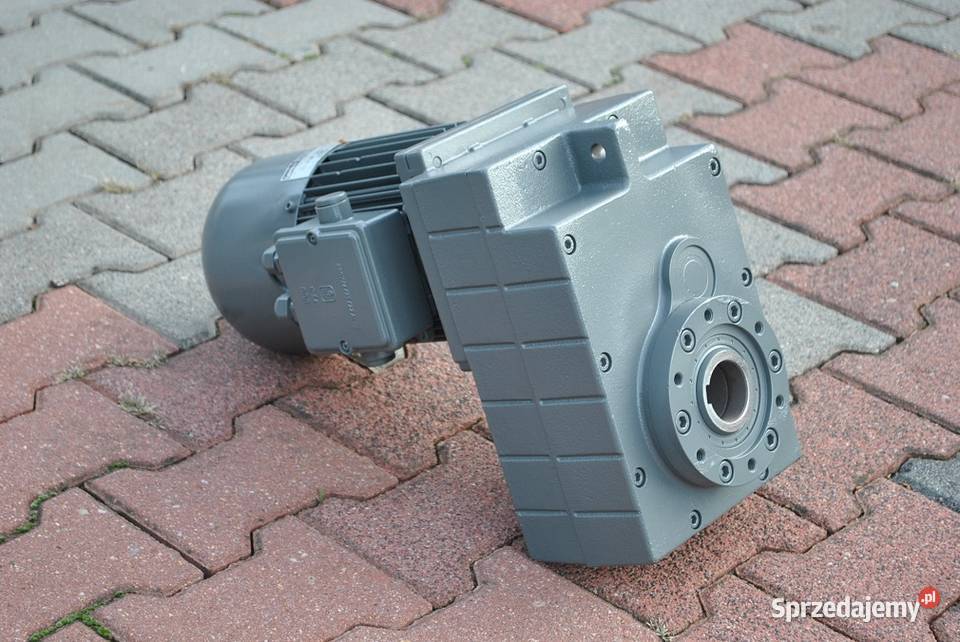 Motoreduktor 15kw 200obr z hamulcem Firmy LENZE Kargowa