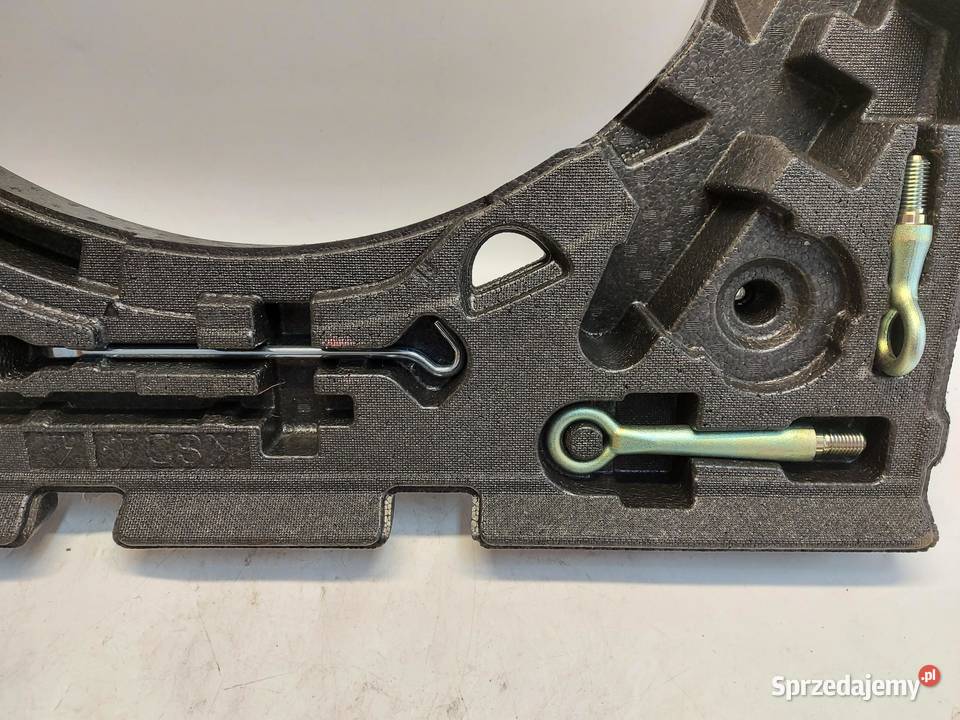 Mazda CX5 II Lift STYROPIAN BAGAŻNIKA KLUCZ HAK