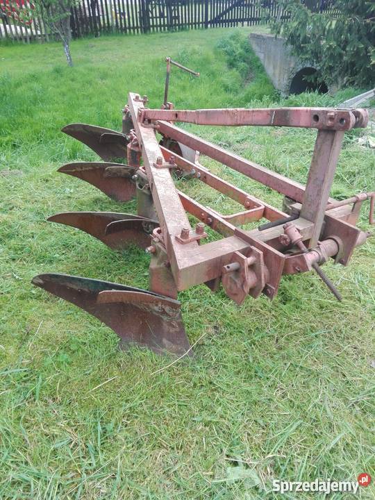 Pług ruski czteroskibowy zagonowy Żuchlów