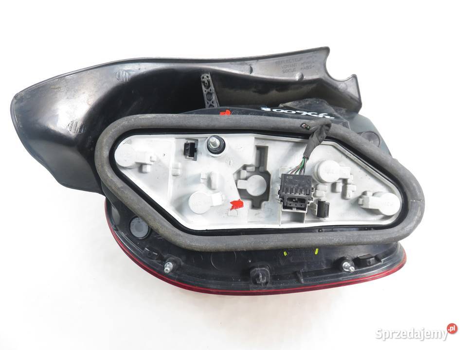 LAMPA PRAWA TYLNA RENAULT MODUS 8200658413R