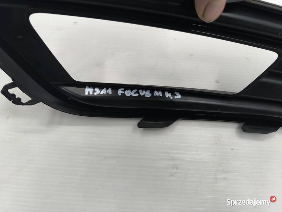 KRATKA HALOGENU LEWA FORD FOCUS MK3 LIFT osobowe sprzedam