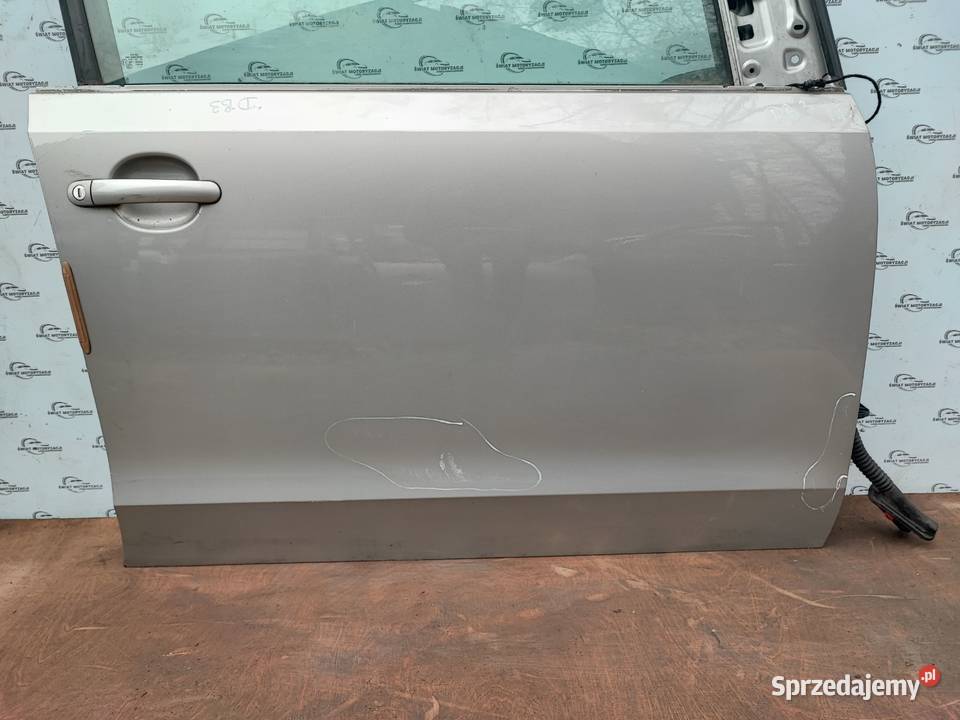 VOLKSWAGEN UP 15r drzwi prawe przód 140 mikronów Kielce