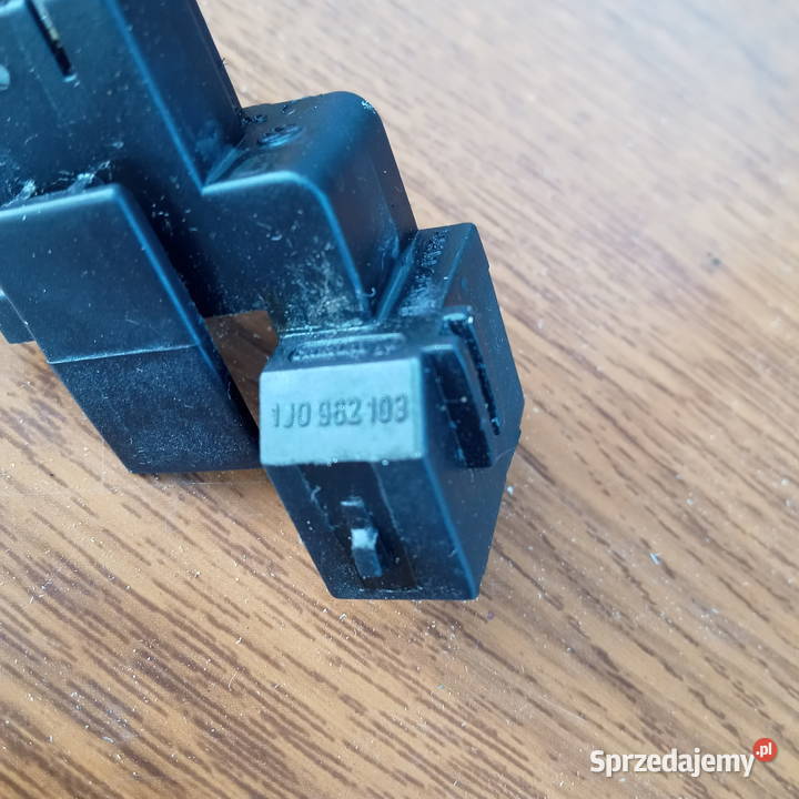 VW Passat B5 A4 B5 Mikrostyk zamka klapy osobowe Dębica