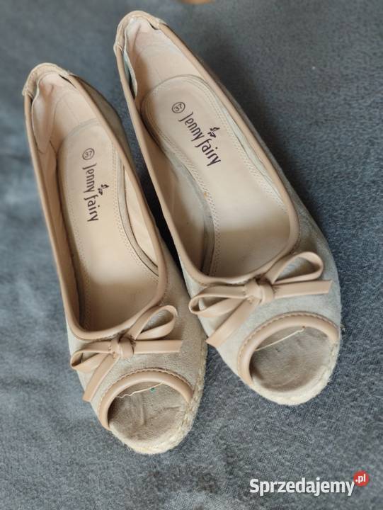 Półbuty beżowe na koturnie firmy Jenny Fairy inna