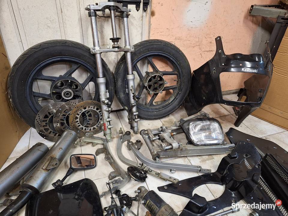 Kawasaki GPZ 400 części gpz400 owiewka lagi amor Jelenia Góra