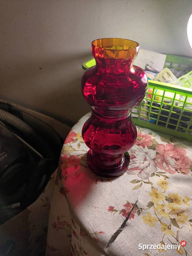 Czerwony wazon szkło sodowe Bielsko-Biała