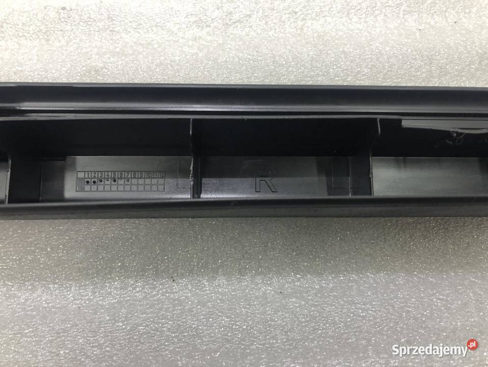 LISTWA PROGOWA PRAWA MERCEDES W204 2046860036 wielkopolskie