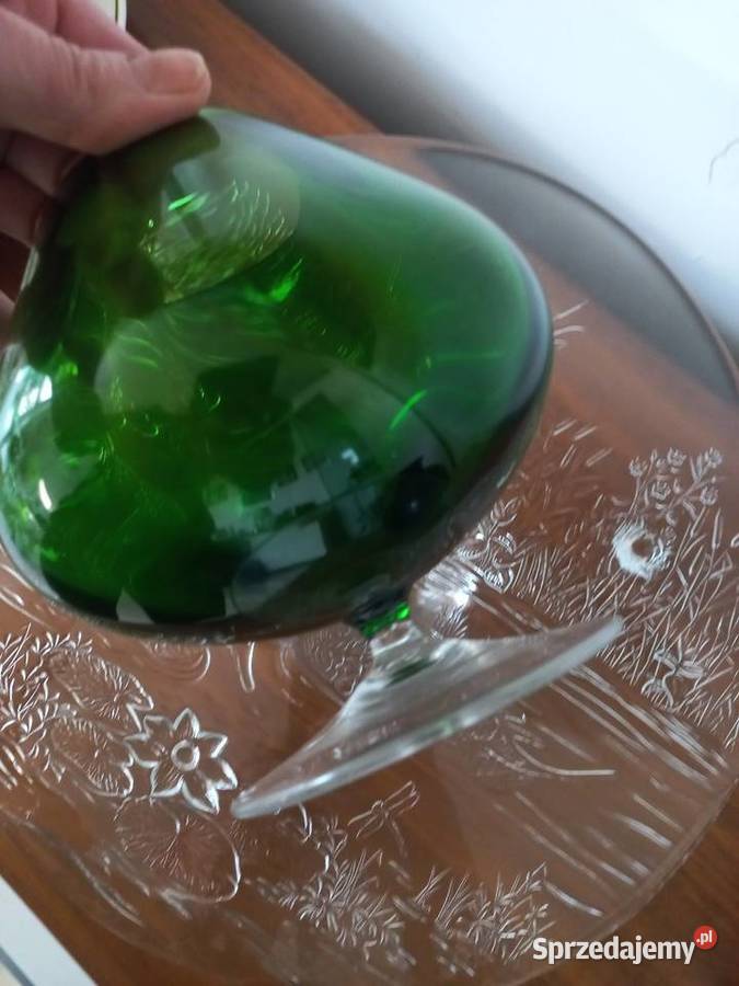 Wazon w formie kielicha zielone szkło Toruń