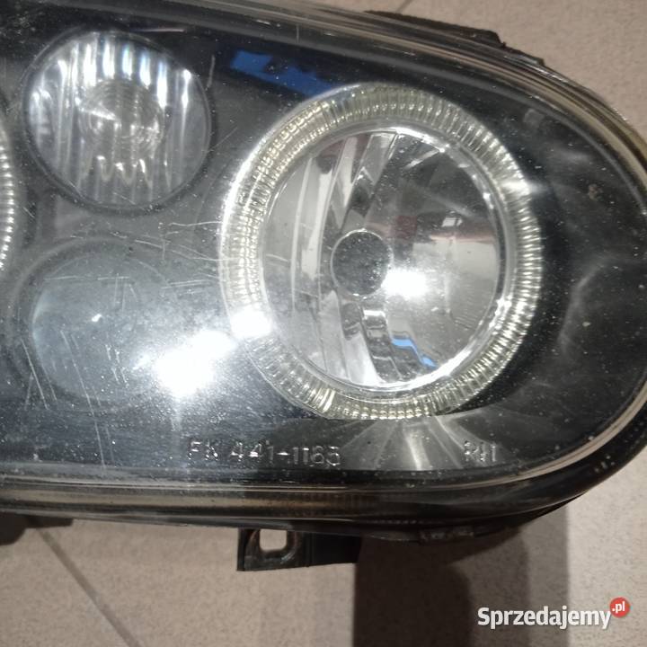 Lampa przednia VW Golf IV Black Ringi z soczewka Kamień Pomorski