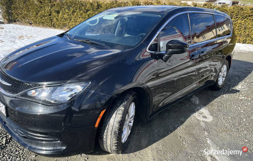 Chrysler Pacifica 36 benzyna Skomielna Czarna