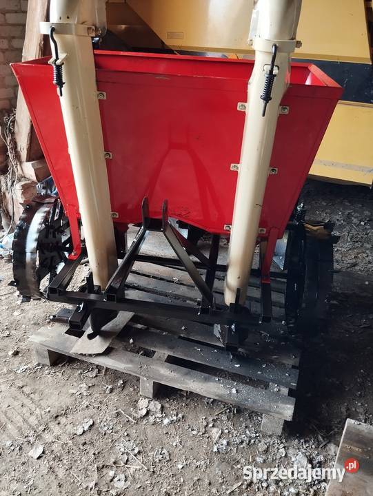 Sadzarka do ziemniaków Akpil nieuszkodzony Siewniki i sadzarki lubelskie Maszów