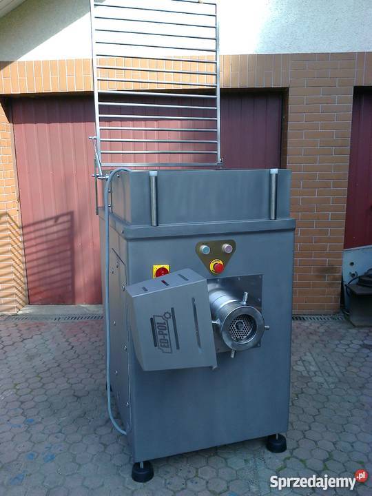 Wilk W 130 z powiekszonym koszem zasypowym Żary