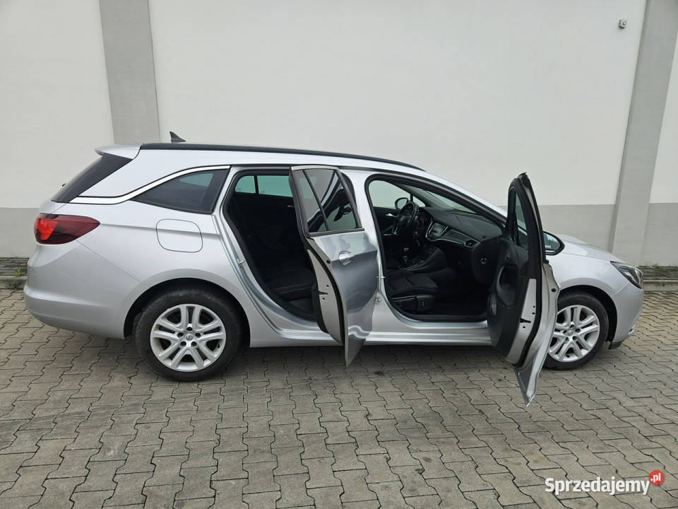 Opel Astra Ledy Nawigacja Serwis Bezwypadkowa K