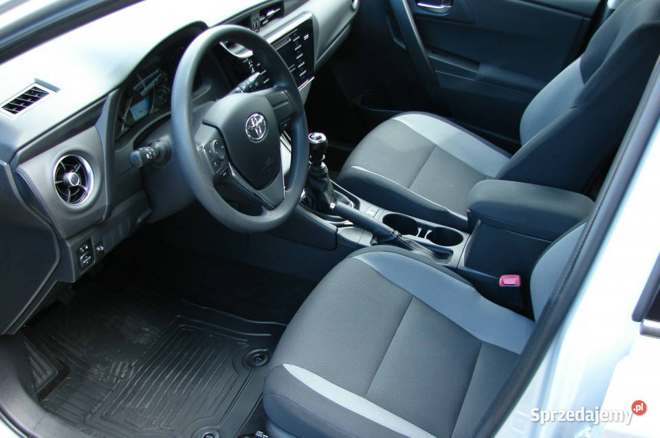 Toyota Auris 14 E 100 Klimatronik Salon II 2012 Hatchback Piła