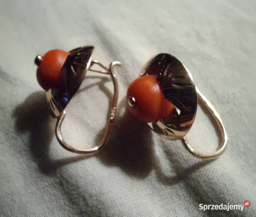 Złote kolczyki koral naturalny Skiereszewo