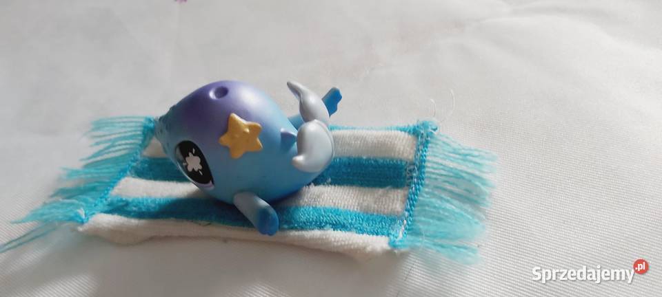 Wieloryb Hasbro z kocykiem zestaw