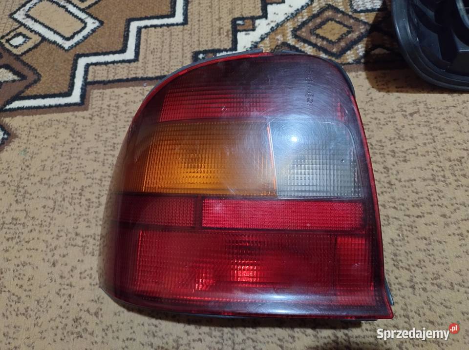 Rover 600 lampa tylna lewa i prawa Zahajki-Kolonia