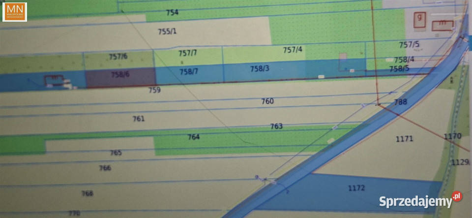 Grunt 1647m2 Morawica