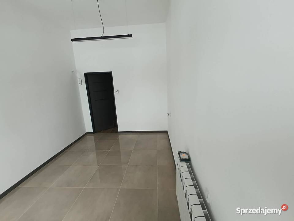 Lokal do wynajęcia z klatki schodowej