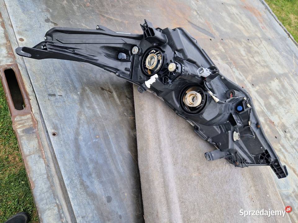 Toyota Corolla E16 LIFT reflektor LED ORG EU Mielec