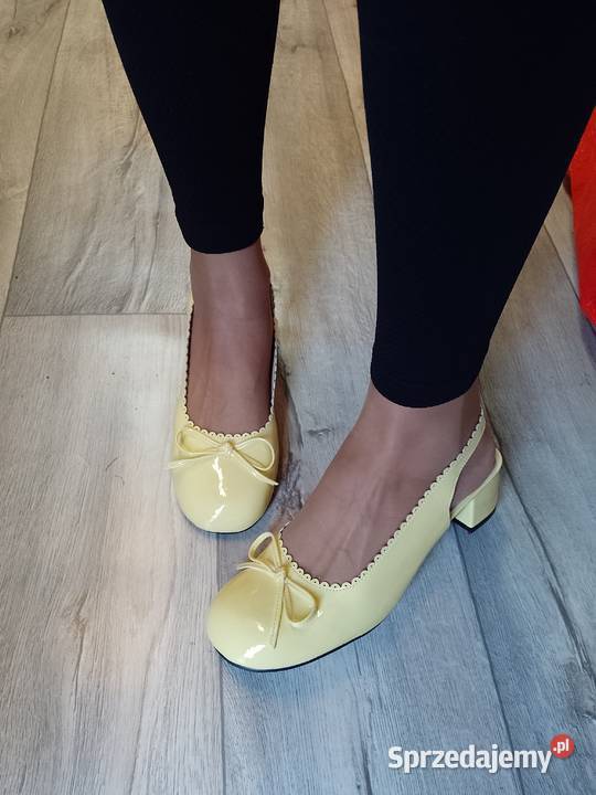 41 Żółte czółenka wieczorowe z odkrytą piętą na Czółenka Kraków