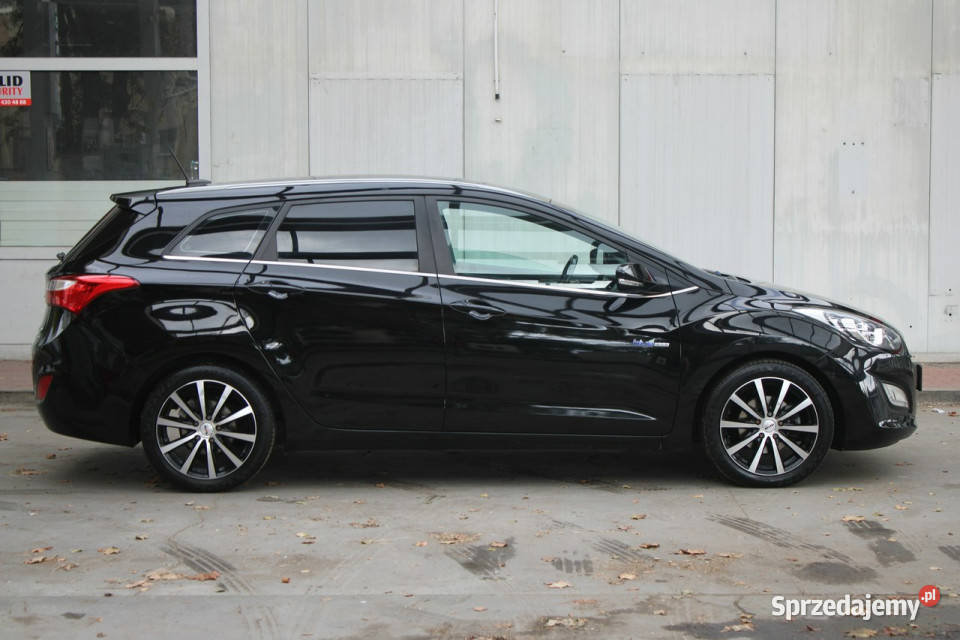 Hyundai i30 PREMIUMBezwypadkowyBogate Kombi Gliwice